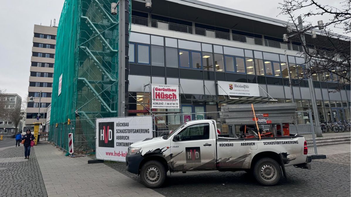 Rückbau der Natursteinfassade – Landesbibliothek Rheinland-Pfalz